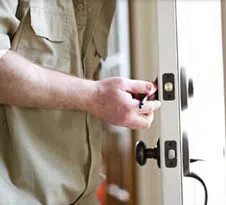 Golden Locksmith Services Glen Ellyn, IL 630-475-7286 - 6-Lock-Change